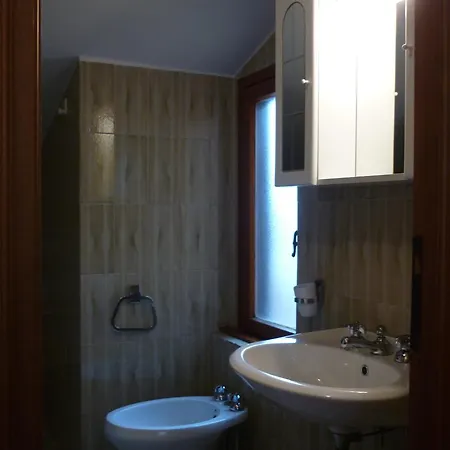 Hotel apartamentowy Eur Nir