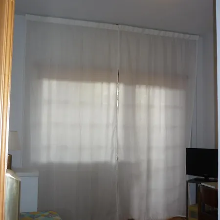 Eur Nir Hotel apartamentowy 3*