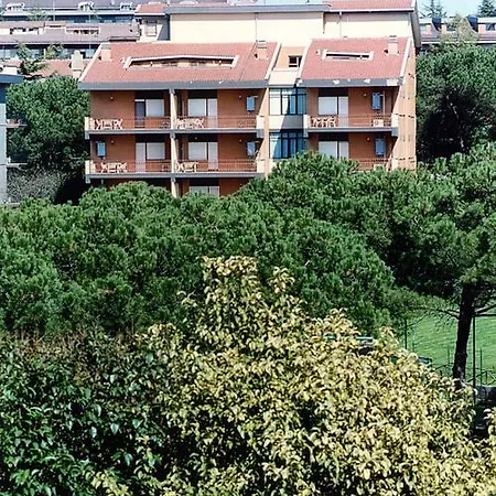 Eur Nir Hotel apartamentowy 3*
