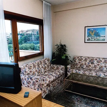 Hotel apartamentowy Eur Nir