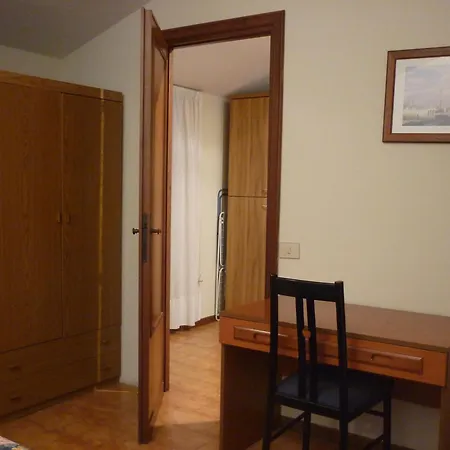 Hotel apartamentowy Eur Nir