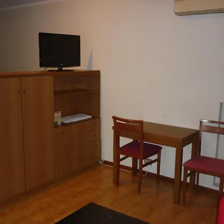 Eur Nir Hotel apartamentowy 3*