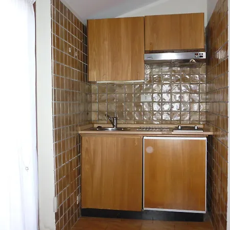 Eur Nir Hotel apartamentowy