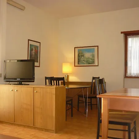 Eur Nir Hotel apartamentowy