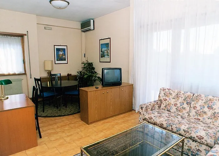 Eur Nir Lejlighedshotel