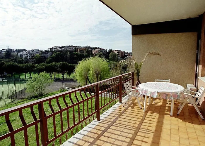 Lejlighedshotel Eur Nir